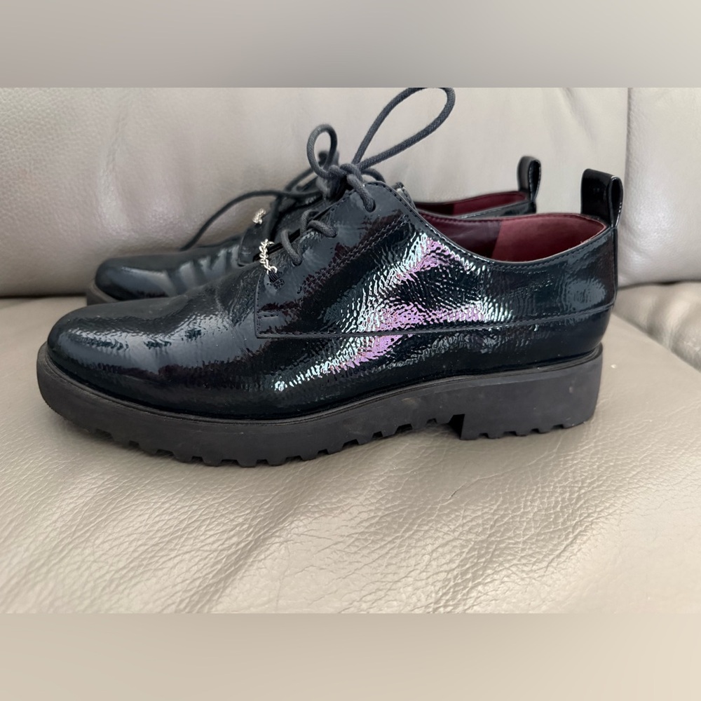 Franco Satro Women's  Oxford Lace-Up Comfort Shoes with Chain Accent Size 8.5